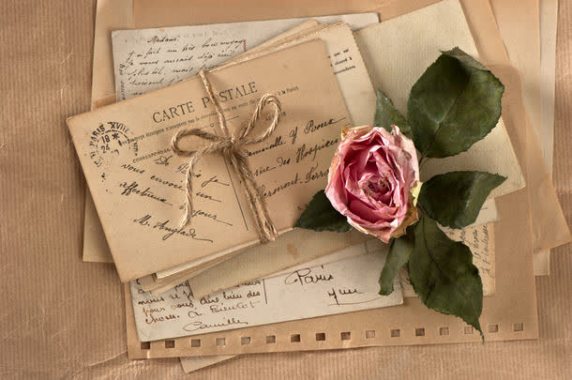 怀旧信件与玫瑰花背景
