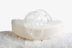 沐浴白色肥皂气泡高清图片