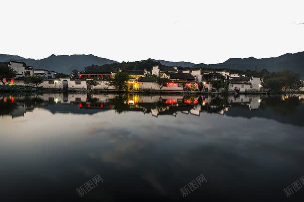 宏村夜色png免抠素材_88icon https://88icon.com 免抠素材 古村落 夜景 安徽黄山 宏村 旅游素材 灯火辉煌 风景名胜