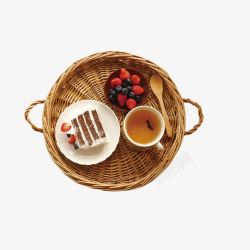竹编餐盘蛋糕草莓蓝莓高清图片