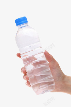 透明解渴手拿着的一瓶饮料实物素材