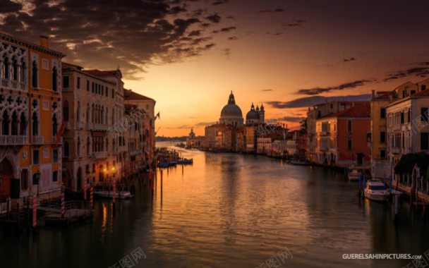 黄昏下的水彩威尼斯背景