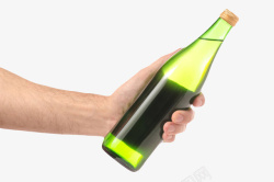 健康冷饮图片手拿着一瓶苏打气泡水实物高清图片