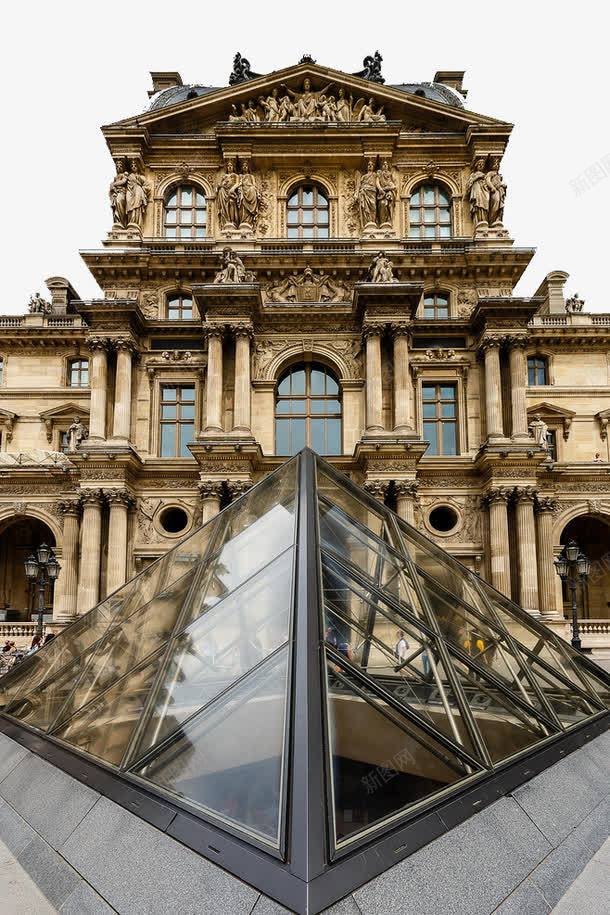 卢浮宫博物馆前png免抠素材_88icon https://88icon.com 卢浮宫博物馆前的玻璃金字塔 名胜古迹 巴黎 旅游风景 法国 著名建筑