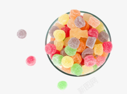 装满食物碟子上的彩色软糖果实物高清图片