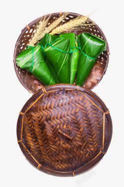 竹筐里的包好的粽子素材