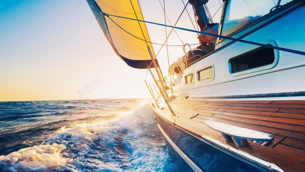 帆船海水海波阳光背景