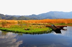 泸沽湖岸边风景素材