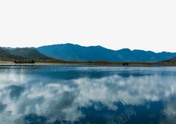 水波粼粼泸沽湖风光高清图片