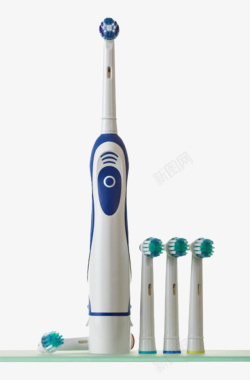 电动牙刷头放在桌子上的电动牙刷和牙刷头实高清图片