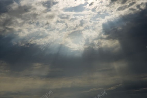 天空云层透光空洞背景