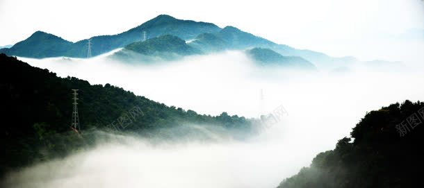 云雾遮挡的山峦海报背景背景