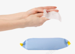 用蓝色塑料包装里的湿纸巾擦手素材