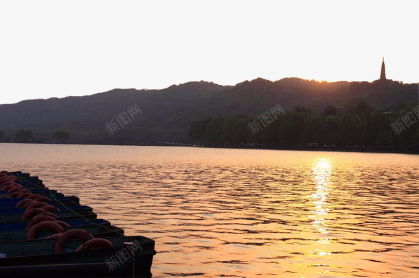 大气实景旅游杭州西湖夕阳png免抠素材_88icon https://88icon.com 傍晚西湖 杭州地标 落日西湖 西湖 西湖实景 西湖水面