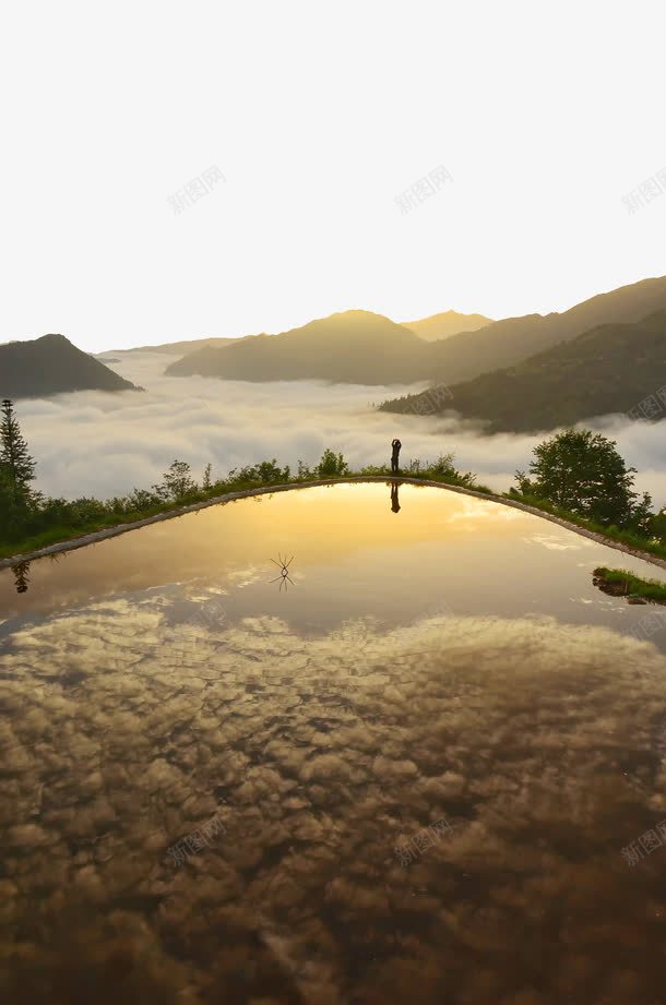 加榜梯田峡谷风景png免抠素材_88icon https://88icon.com 加榜梯田 名胜古迹 地方景点 大雾 大雾天气 实物图 峡谷 弥漫 摄影图 自然景观 高清图片