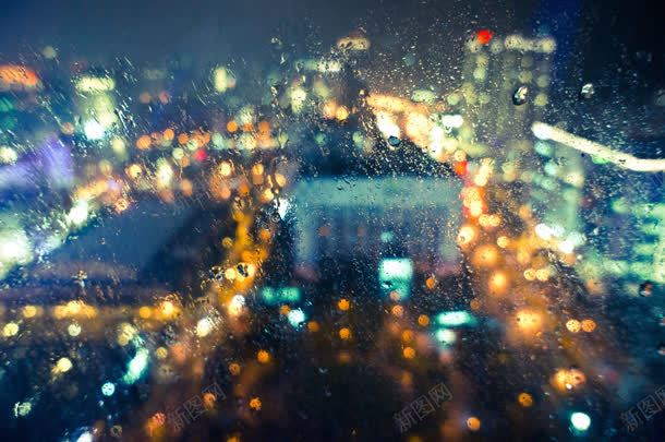 玻璃雨滴模糊城市海报背景jpg设计背景_88icon https://88icon.com 城市 模糊 海报 玻璃 背景 雨滴