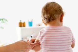 幼儿注射疫苗素材