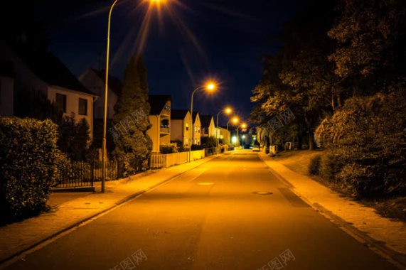 夜晚宁静的小路灯光背景
