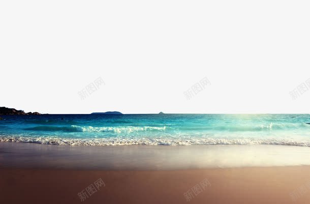 清晨阳光下的沙滩png免抠素材_88icon https://88icon.com 休闲旅游 大海 旅游景区 白色海浪 碧海 金色沙 金色沙滩 阳光