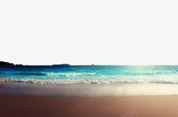 金色沙清晨阳光下的沙滩高清图片