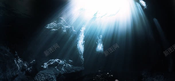 海底背景jpg设计背景_88icon https://88icon.com 唯美 大气 蓝色 阳光 阳光照片