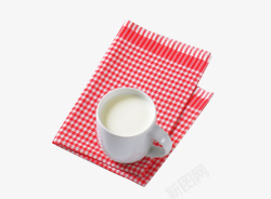 乳品餐桌布上的牛奶杯高清图片