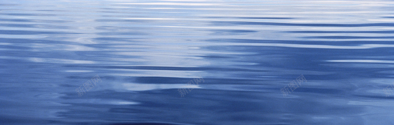 蓝色河流水波波纹摄影图片