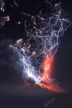 震撼陨石特效大气火山爆发闪电质感插图高清图片