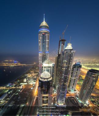 夜晚城市霓虹灯大屏背景