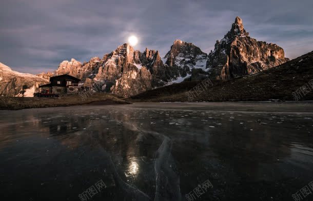 天空高山月亮湖面jpg设计背景_88icon https://88icon.com 天空 月亮 湖面 高山