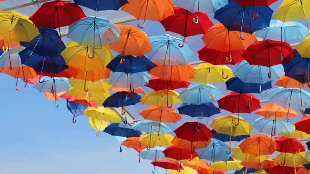 天空上的彩色雨伞海报背景jpg设计背景_88icon https://88icon.com 天空 彩色 海报 背景 雨伞