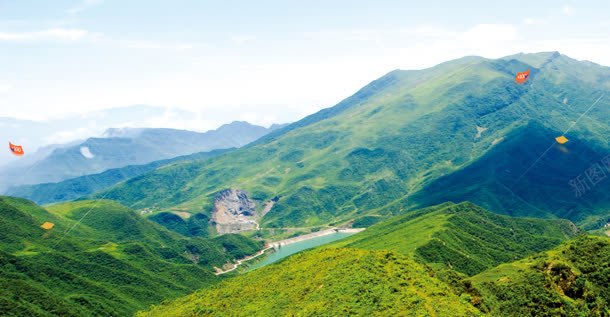 蓝天白云青山海报背景