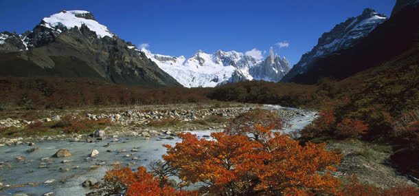 雪山天空河流背景背景