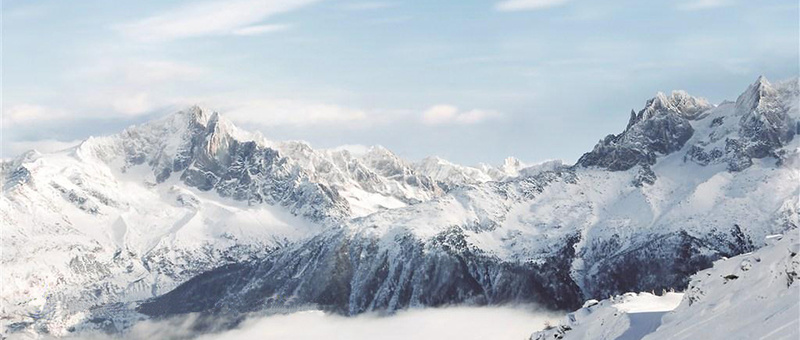 高原雪山背景图背景