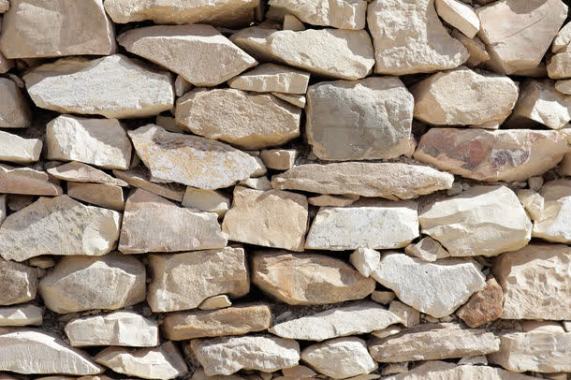 石头堆砌的墙壁背景