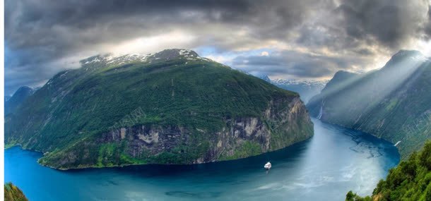 天空山峰河流背景背景