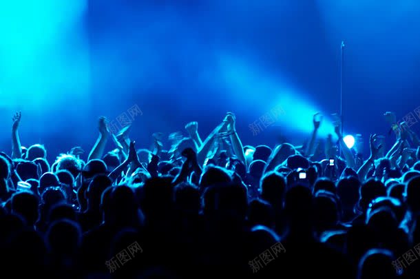 聚光灯与欢呼的人jpg设计背景_88icon https://88icon.com 其它类别 图片素材 欢呼的人物 狂欢的人 聚光灯 聚光灯与欢呼的人图片 聚光灯与欢呼的人图片素材下载 背景花边 舞台灯光 舞台背景