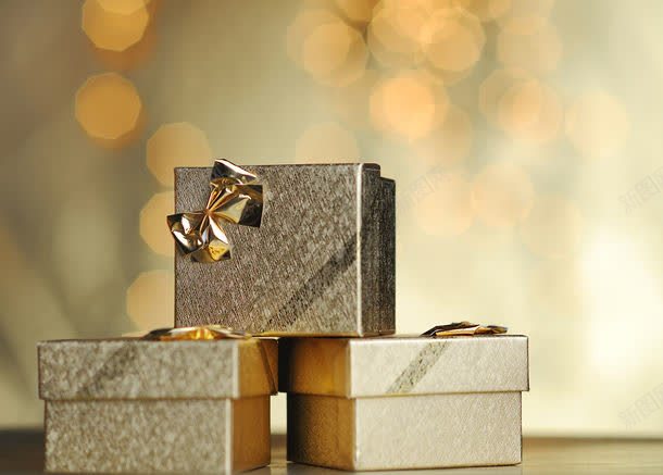 金色礼物盒jpg设计背景_88icon https://88icon.com 光斑 光点 其它类别 图片素材 礼物盒 背景花边 金色 金色礼物盒图片 金色礼物盒图片素材下载