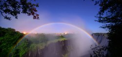 瀑布彩虹彩虹瀑布背景高清图片