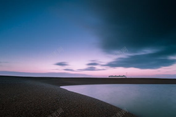 紫色天空日落海岸背景