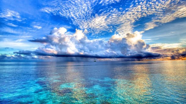 唯美蓝色天空海水背景