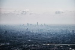 城市蓝天白云云雾背景