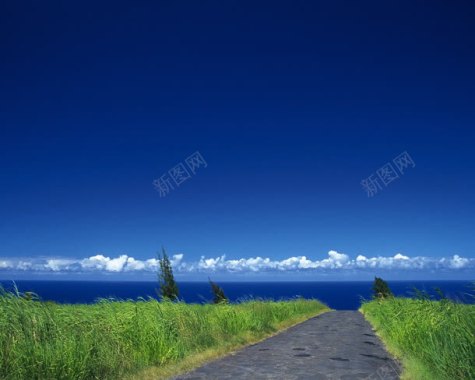 蔚蓝色天空海壁纸背景