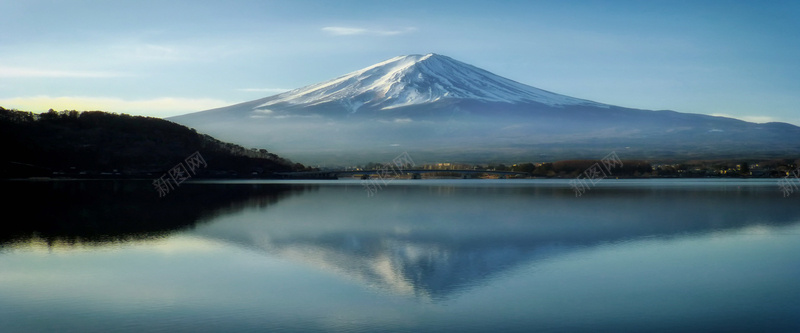 唯美梦幻日本富士山湖畔旅游海报背景图背景