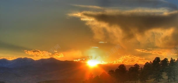 夕阳背景jpg设计背景_88icon https://88icon.com 夕阳 天空 山峰