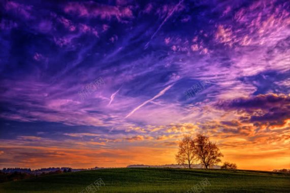 绚丽的紫色金色天空大地背景