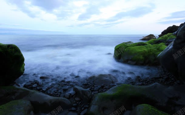 蓝天大海山丘的海报背景jpg设计背景_88icon https://88icon.com 大海 山丘 海报 背景 蓝天