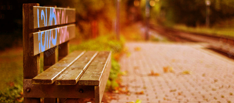 秋季唯美小路街道落叶背景摄影图片