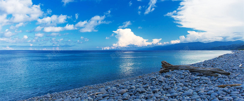 海边海岸沿海背景jpg_88icon https://88icon.com 大海 天空 摄影 沿海 海岸 海报banner 海浪 海边 白云 背景 蓝色 风景 鹅卵石