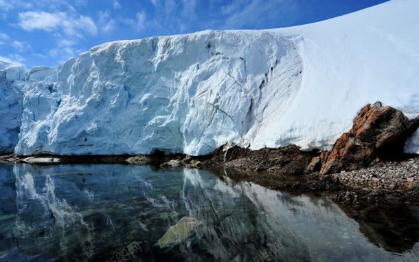 雪山中的湖水海报背景jpg设计背景_88icon https://88icon.com 海报 湖水 背景 雪山